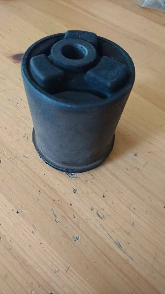 Astra F Kadett E Vectra A Dämpfungsbuchse Hinterachse Neu GM