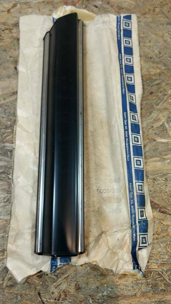 Original GM Opel Rekord E Zierleiste Kotflügel links NEU