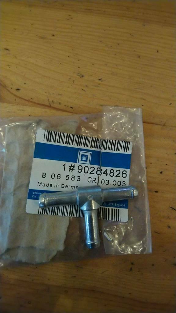Opel Omega A Injektorrohr Verteiler neu original GM