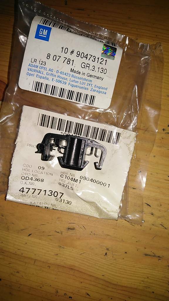 Opel Meriva A Klammer Halter Kraftstoffleitung neu GM