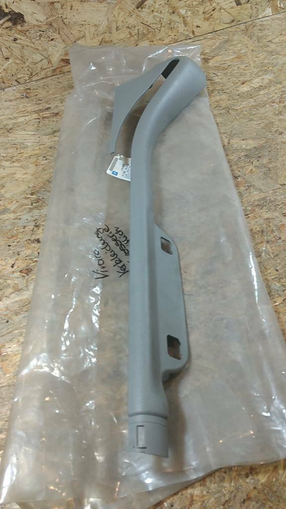 Opel Vivaro Verkleidung Karosserie seitlich original GM NEU