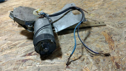 Kadett D Caravan Wischermotor (hinten) original GM Opel NEU