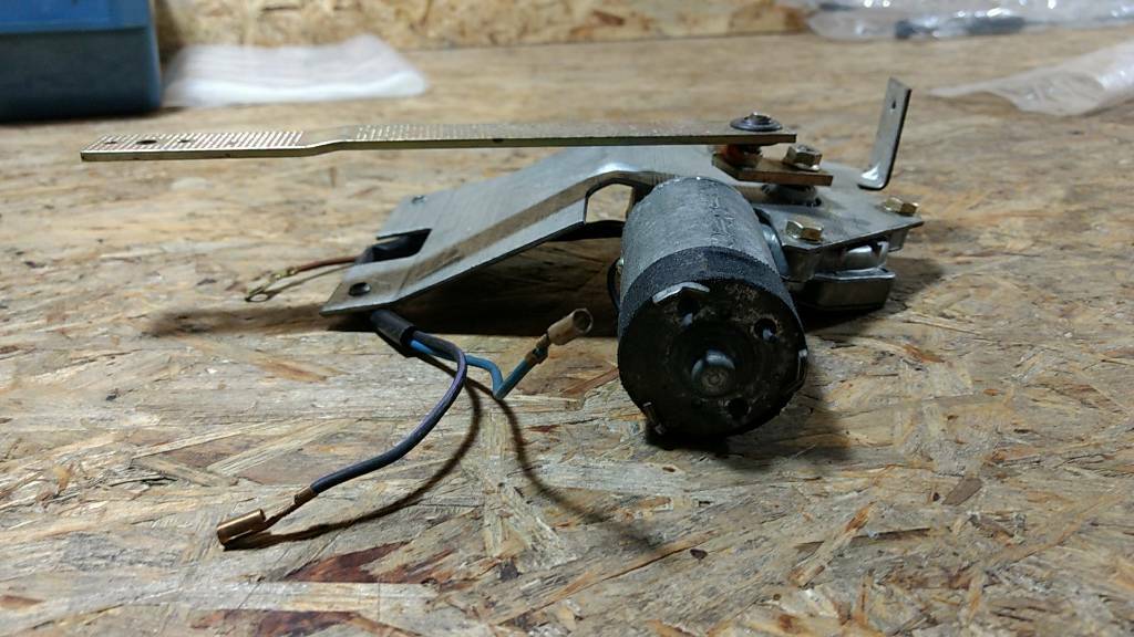 Kadett D Caravan Wischermotor (hinten) original GM Opel NEU