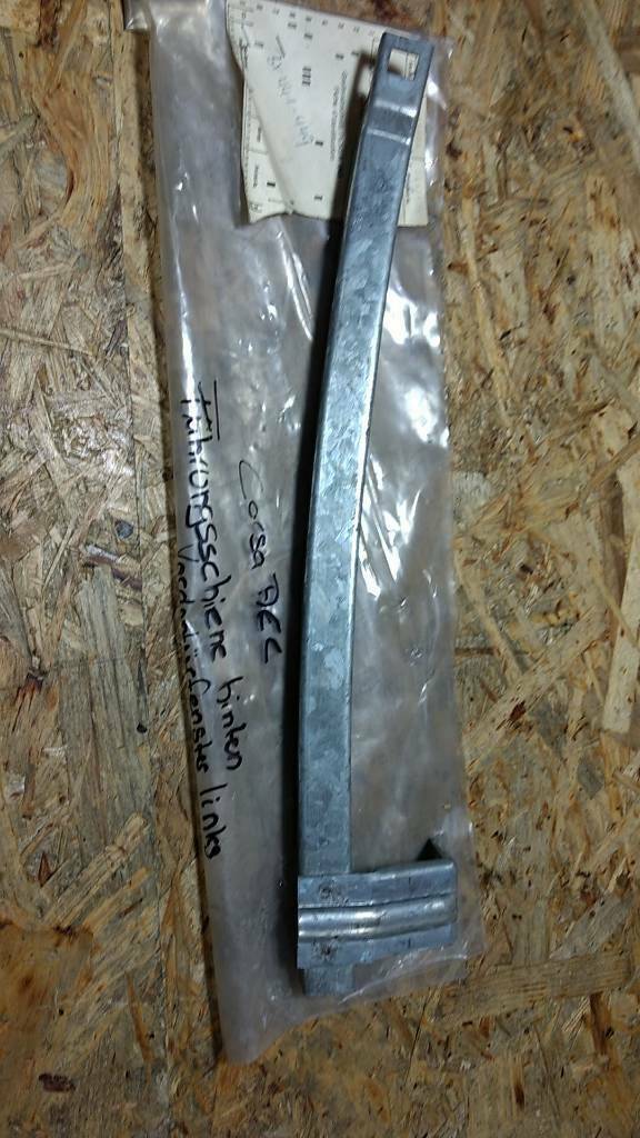 Corsa A CC Führungsschiene v. links Original GM Opel Neu