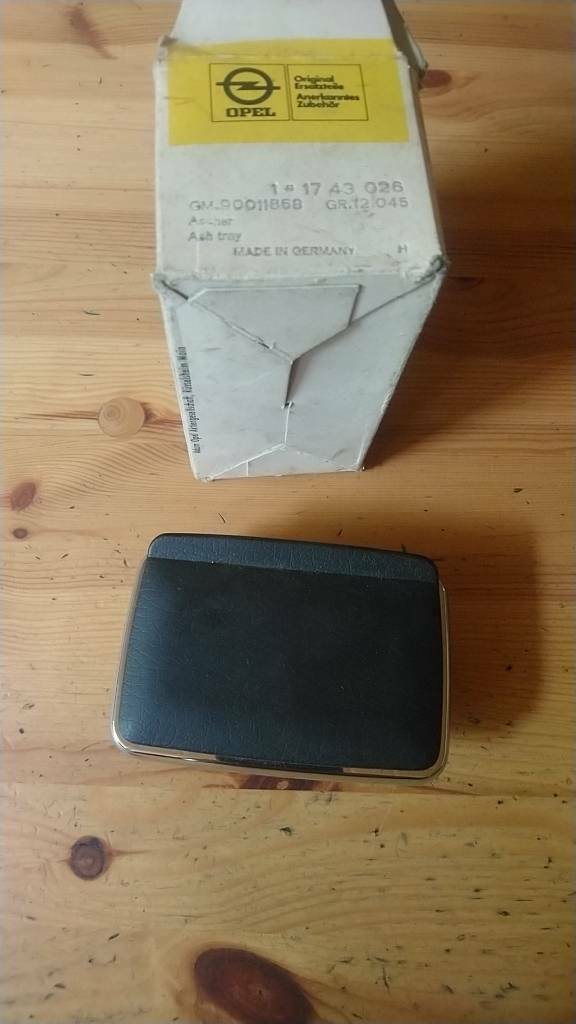 Original GM Opel Rekord E Aschenbecher chrom Neu