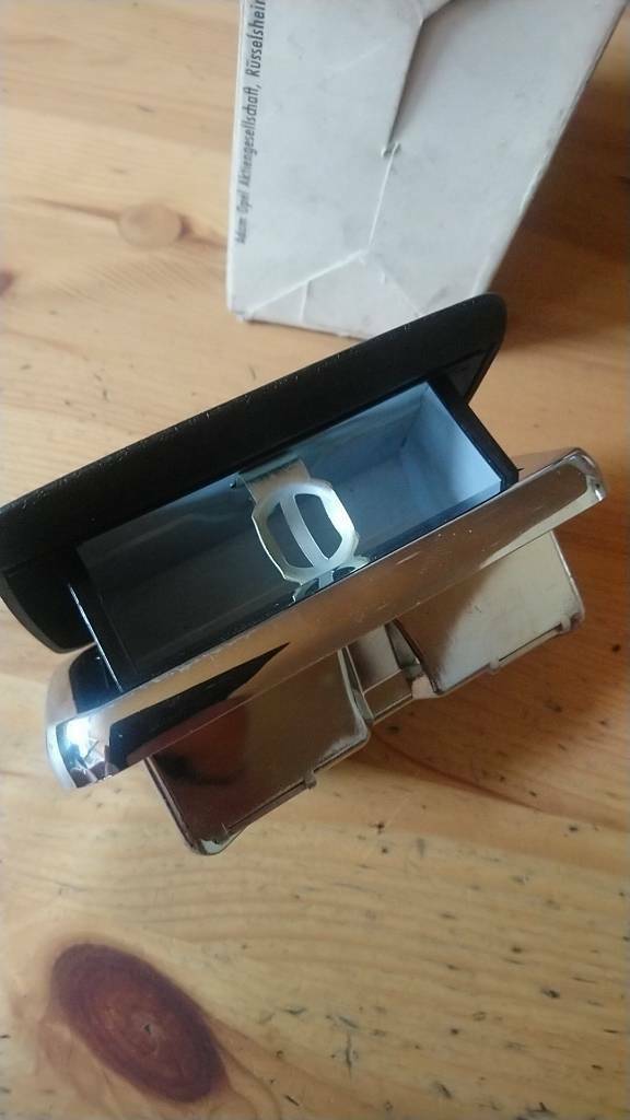 Original GM Opel Rekord E Aschenbecher chrom Neu