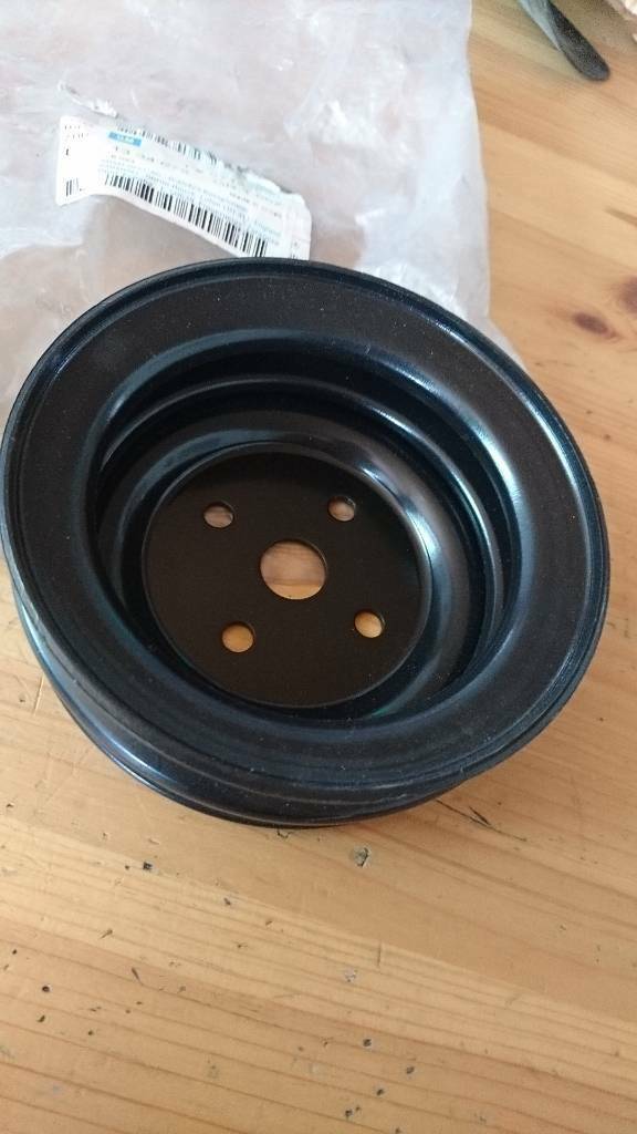 Vectra B 1.7 Diesel Riemenscheibe Wasserpumpe neu original GM