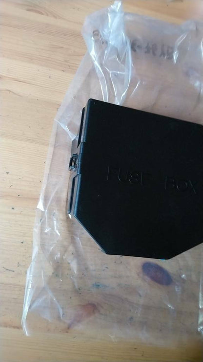 Mazda oldtimer youngtimer Sicherrungskasten Abdeckung neu