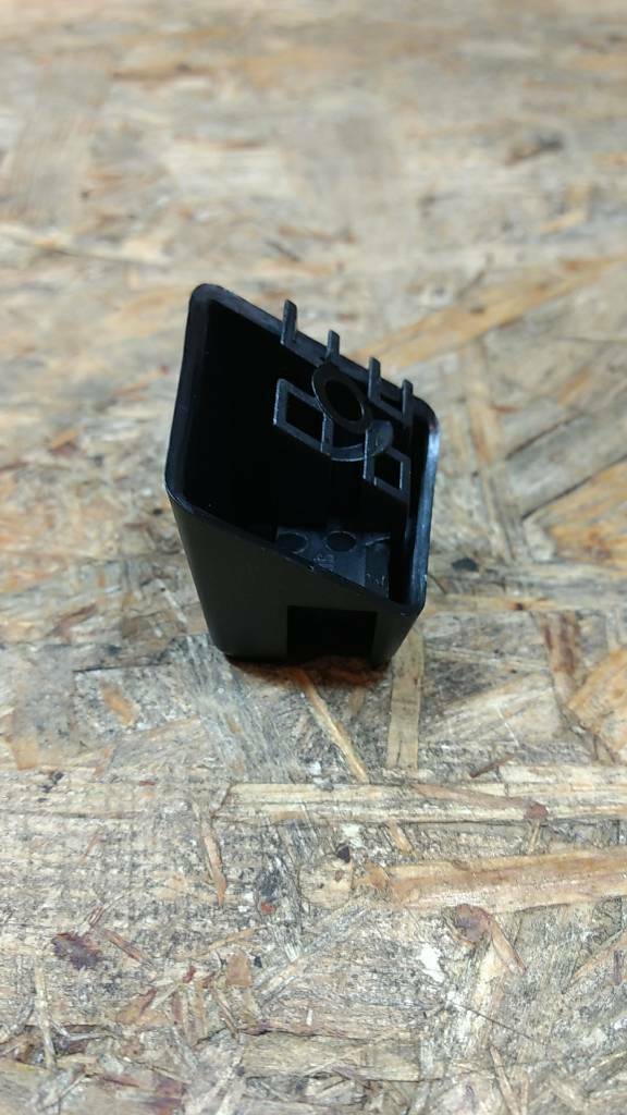 Kadett E Caravan Bügel Halter h.r Laderaum original GM Opel NEU