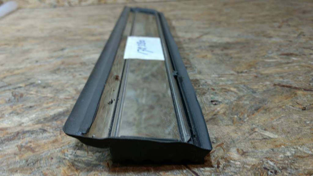Original GM Opel Rekord E Caravan 3-Türer Zierleiste NEU