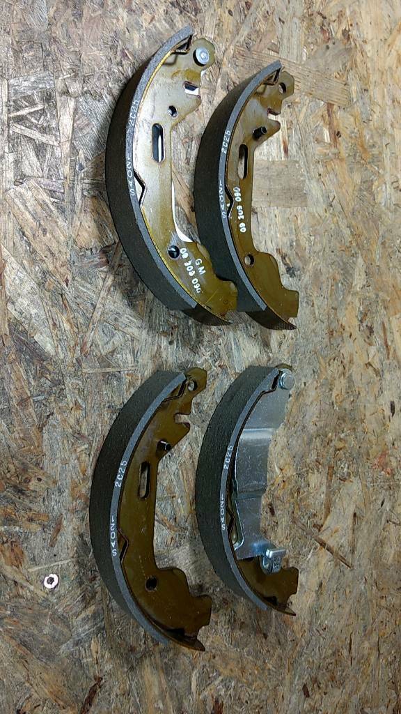 Agila A Bremsbacken original GM Opel NEU