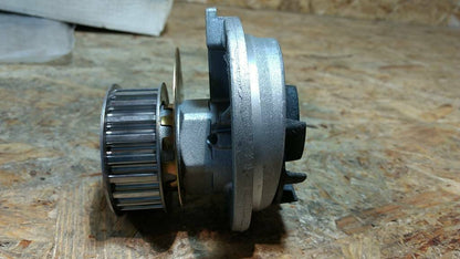 Ascona C Calibra Frontera Ascona Kadett Vectra Omega Wasserpumpe Original GM Opel NEU