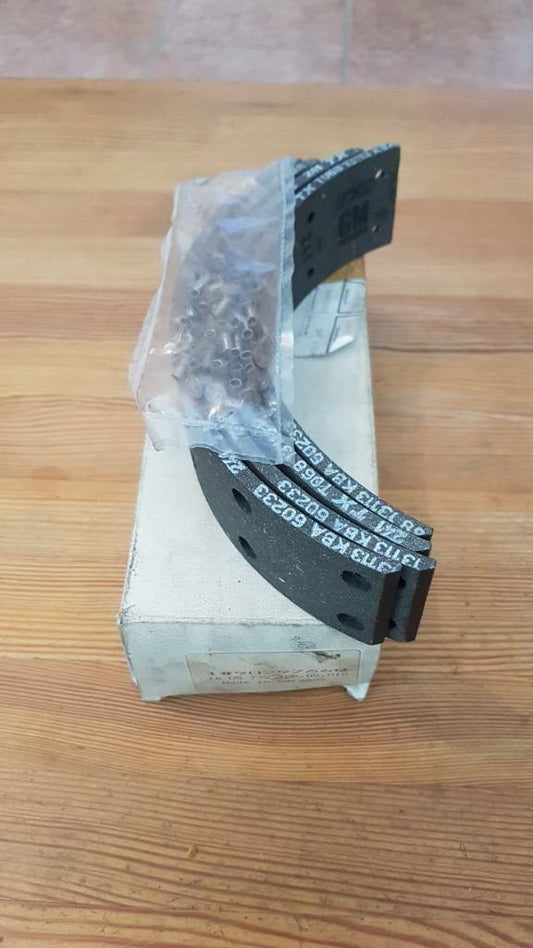 Original Opel Kadett E Combo Satz Bremsbackenbeläge hinten NEU