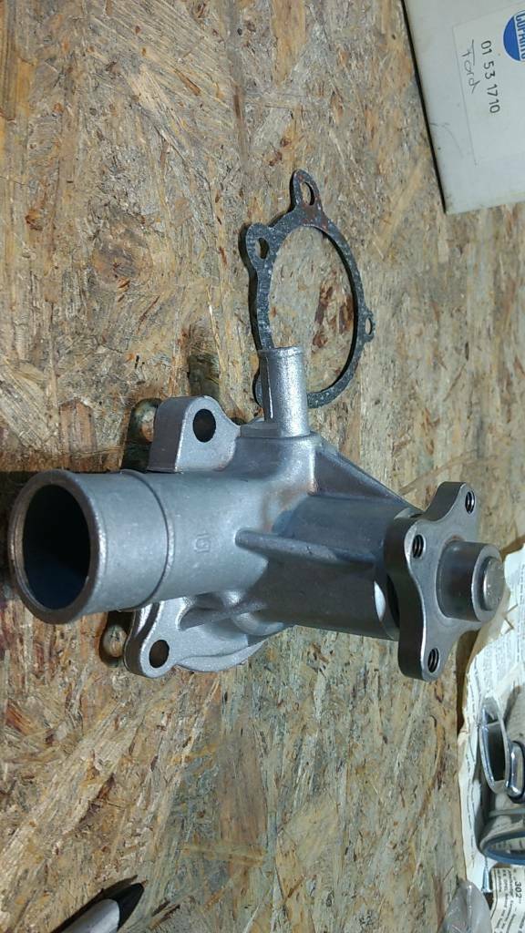 Ford Wasserpumpe original Coparts NEU
