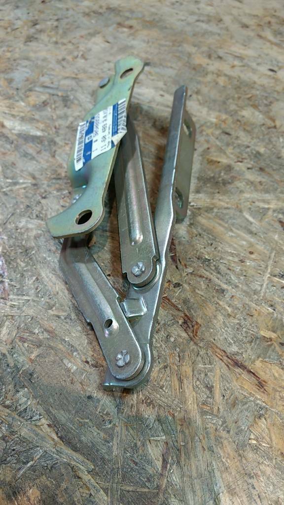 Vectra B Motorhaubenscharnier links original GM Opel NEU