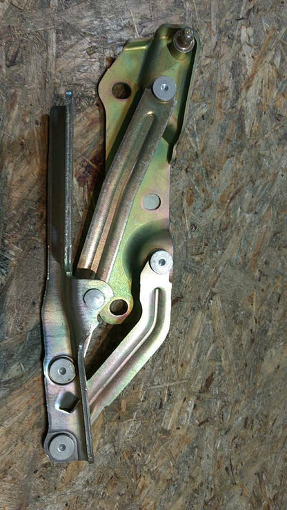 Vectra B Motorhaubenscharnier links original GM Opel NEU