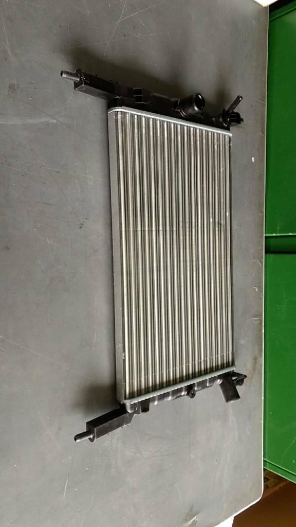 Astra F Caravan Wasserkühler Original GM Opel Neu