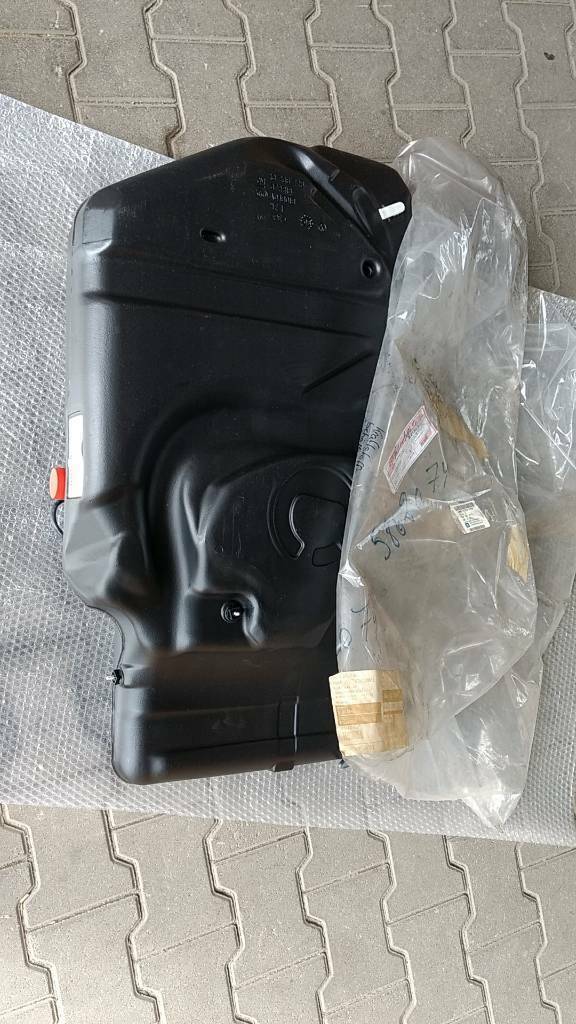 Opel Zafira B Kraftstoffbehälter Benziner original GM NEU