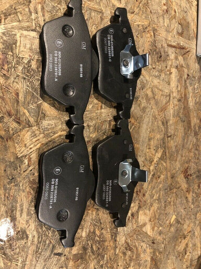 Original Opel Calibra Bremsklötze vorne Modell siehe Foto Neu