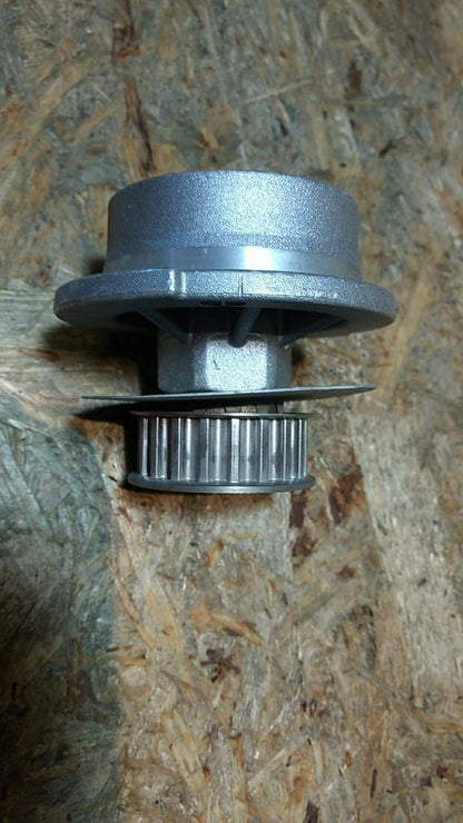 Vectra A Ascona C Kadett E Wasserpumpe original GM Opel NEU