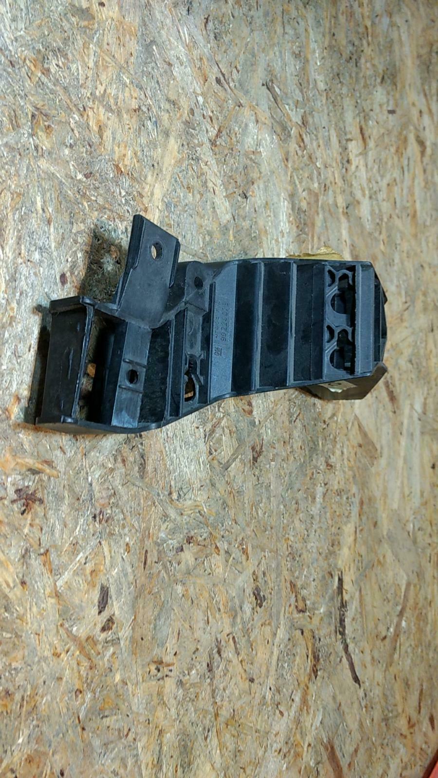 Omega A Gleitstück Stoßstange Original GM Opel Neu