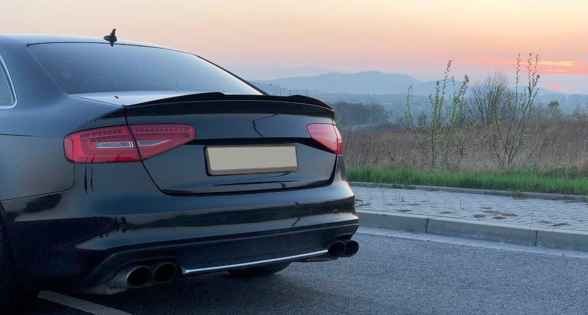 Spoiler CAP für Audi S4 B8 FL Limousine schwarz Hochglanz