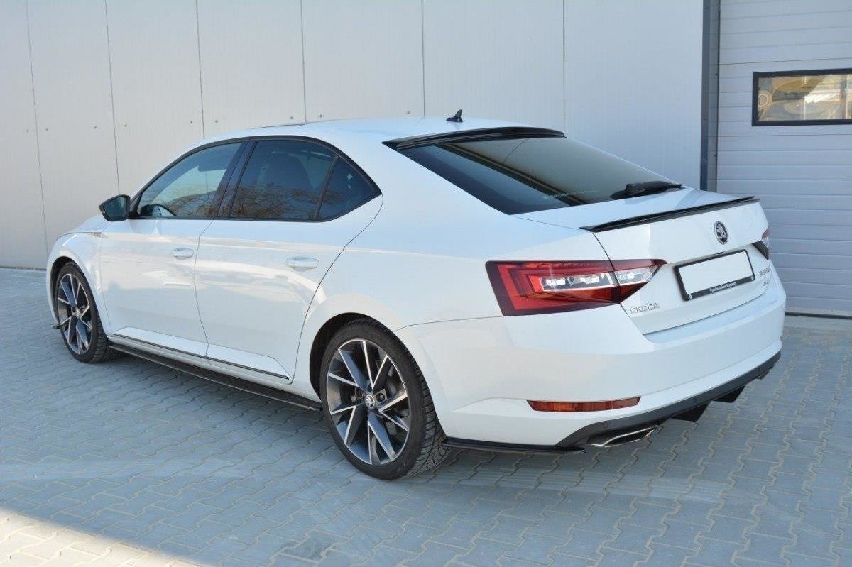 Diffusor Heck Ansatz für Skoda Superb Mk3 schwarz Hochglanz