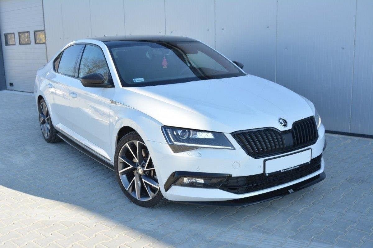 Nebelleuchten Abdeckung für SKODA SUPERB III schwarz matt