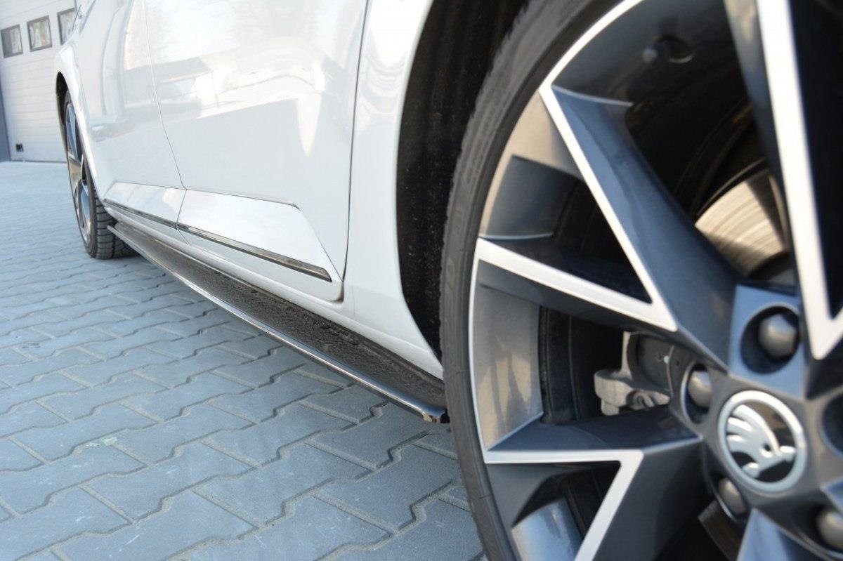 Seitenschweller Ansatz für Skoda Superb Mk3 Carbon Look