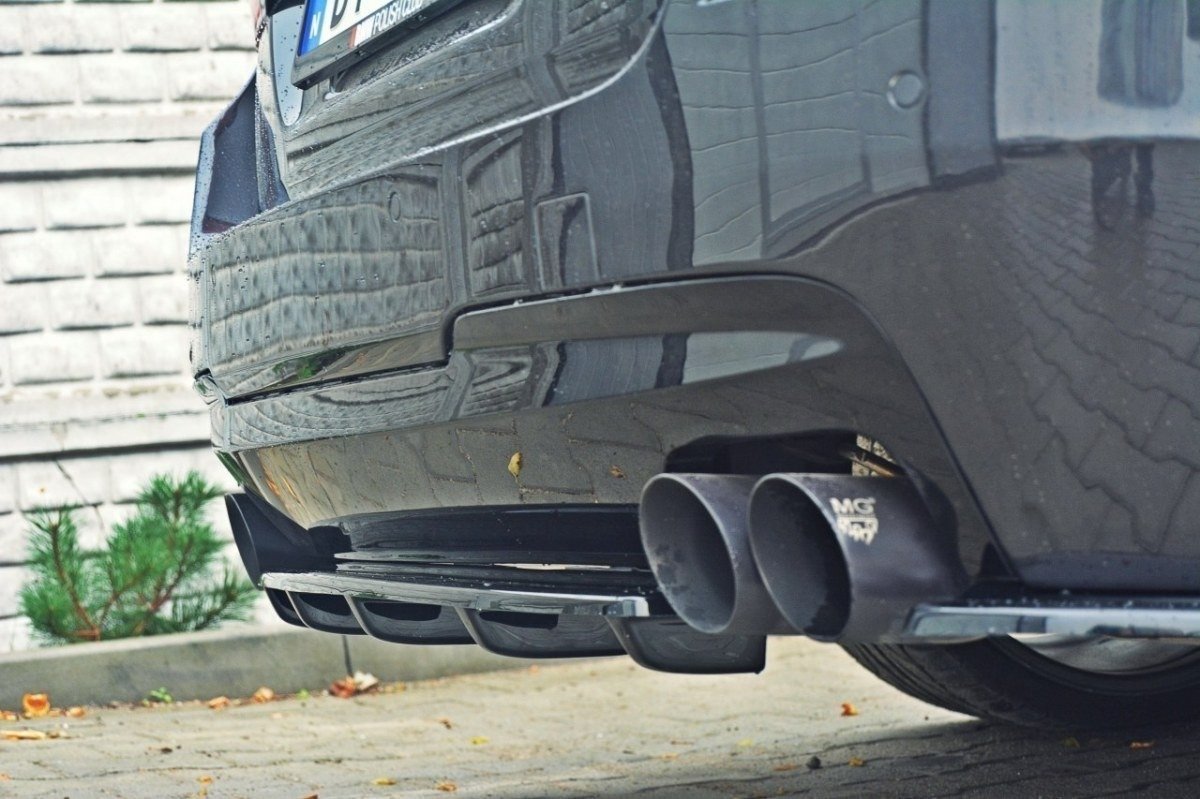 Mittlerer Diffusor Heck Ansatz für BMW 5er F11 M Paket (mit zwei Doppel Endstücken) schwarz Hochglanz