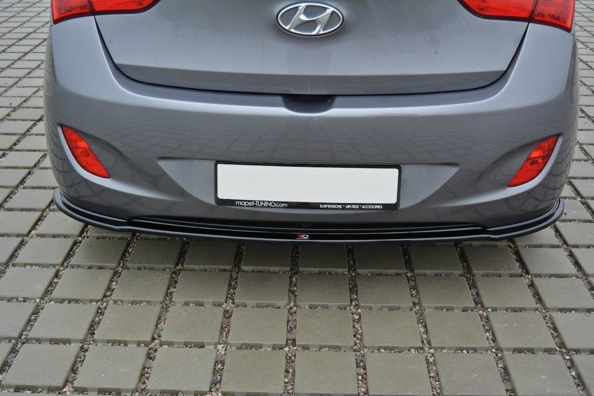 Mittlerer Diffusor Heck Ansatz für Hyundai i30 mk.2 schwarz matt