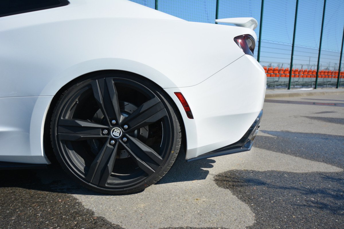 Heck Ansatz Flaps Diffusor für CHEVROLET CAMARO 6TH-GEN. PHASE-I 2SS COUPE Carbon Look
