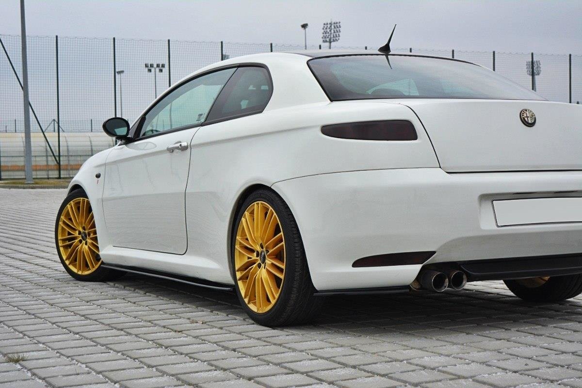 Heck Ansatz Flaps Diffusor für Alfa Romeo GT schwarz Hochglanz