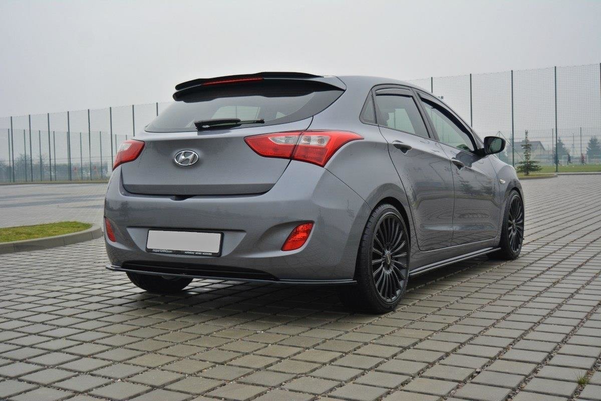 Mittlerer Diffusor Heck Ansatz für Hyundai i30 mk.2 Carbon Look