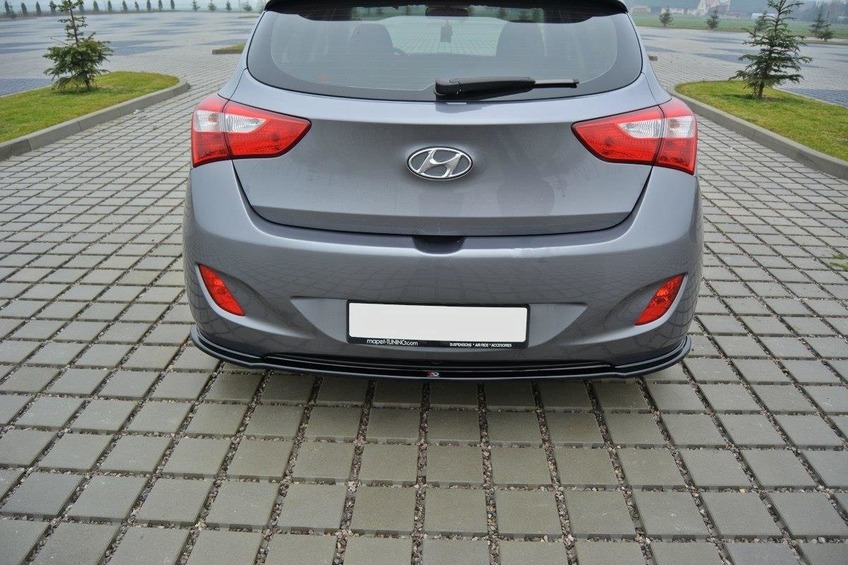 Mittlerer Diffusor Heck Ansatz für Hyundai i30 mk.2 schwarz Hochglanz