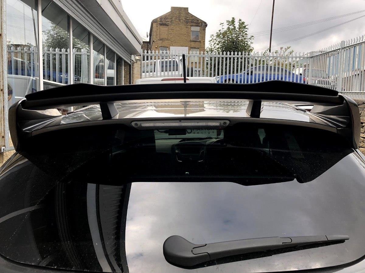 Spoiler CAP V.2 für Ford Focus RS Mk3 schwarz Hochglanz