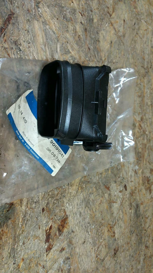 Kadett E Luftverteilung außen links Stirnwand original GM Opel Neu