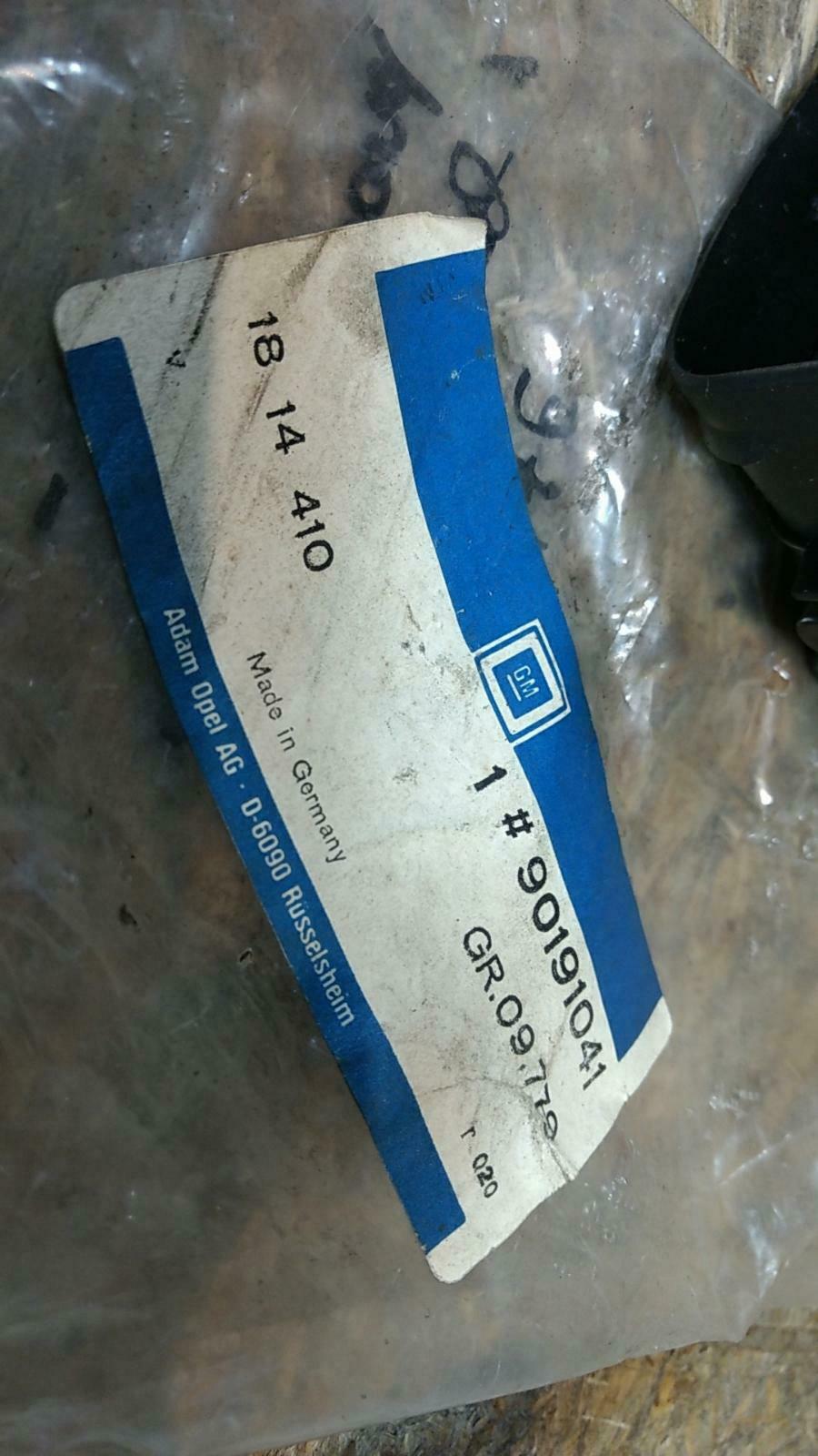 Kadett E Luftverteilung außen links Stirnwand original GM Opel Neu