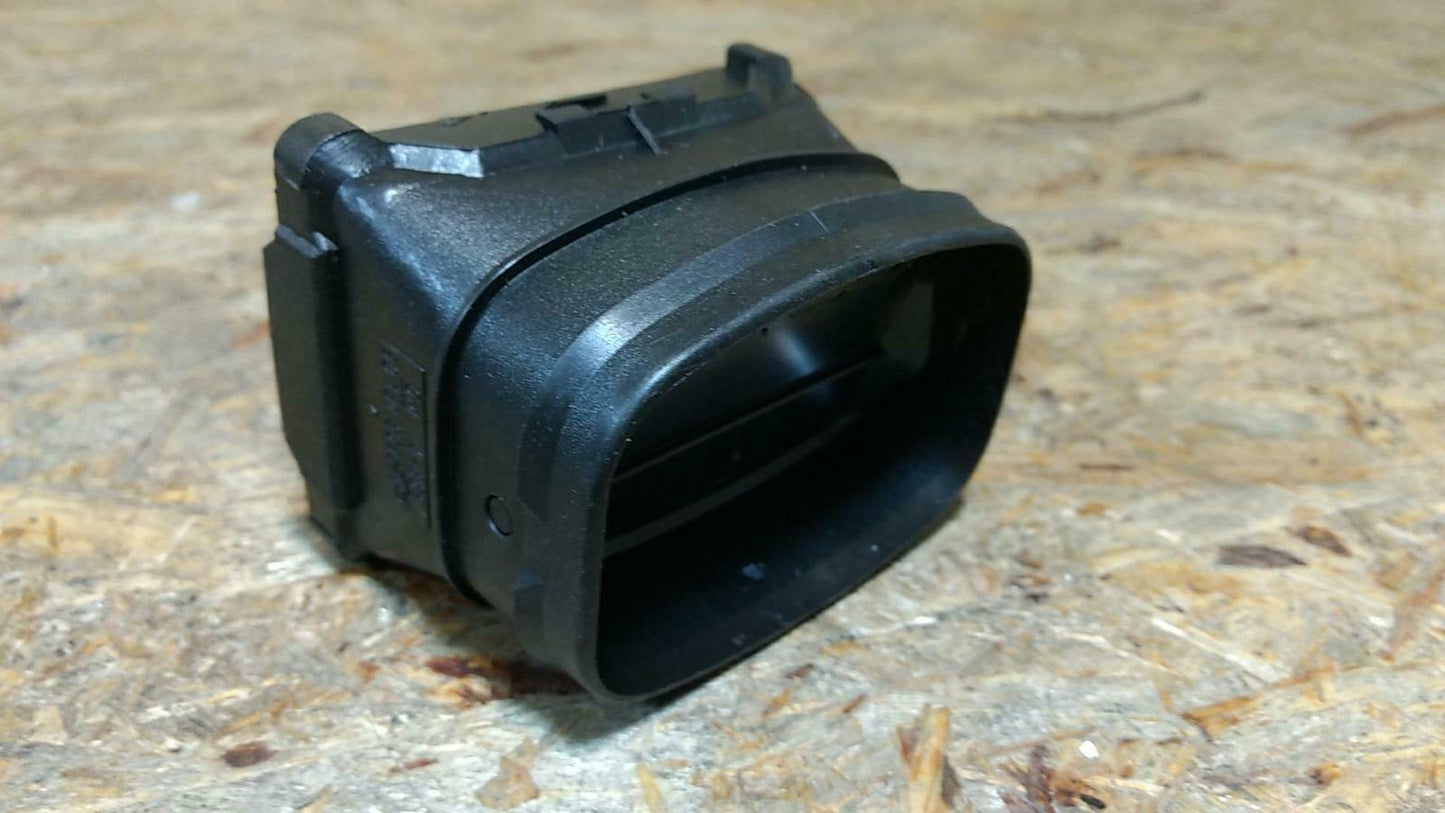 Kadett E Luftverteilung außen links Stirnwand original GM Opel Neu