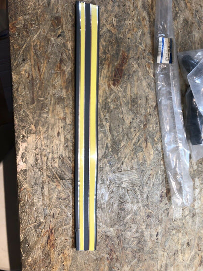Opel Corsa A Zierleiste Türe hinten rechts Neu