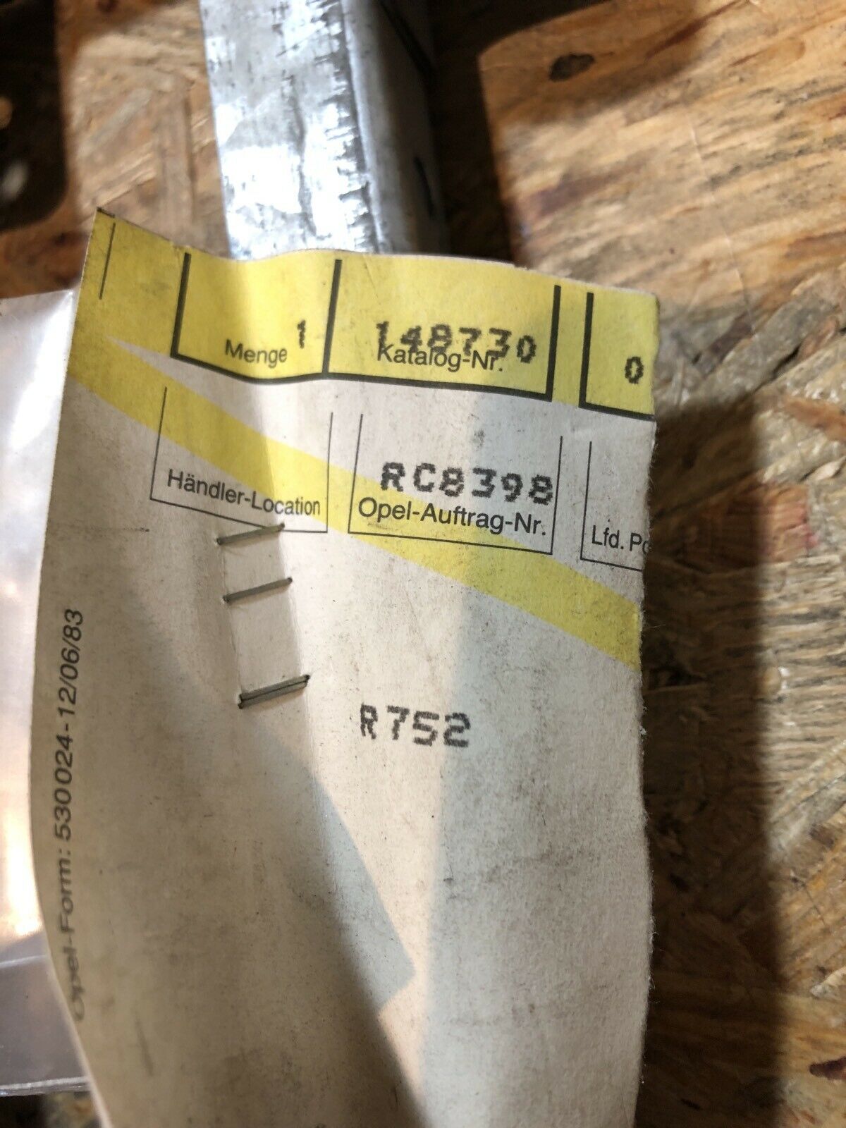 Opel Vectra 94-96 Führungsschiene hinten rechts Neu