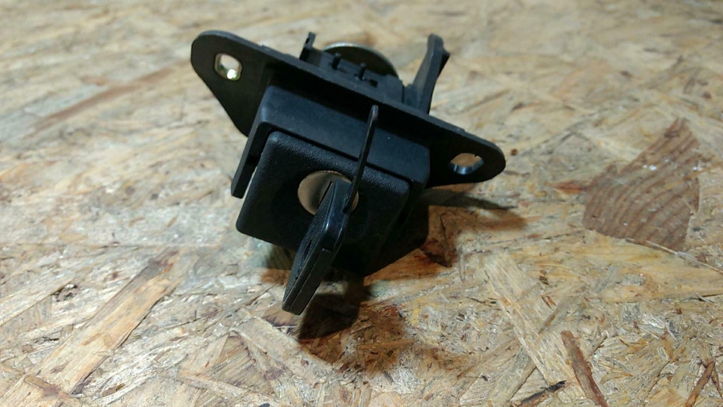 Kadett D Astra F Türschloss m. Schlüssel Heckklappe original GM Opel NEU