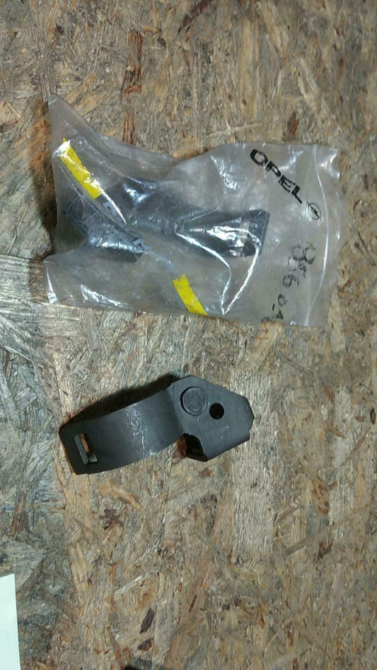 Ascona C Kadett D Halter Auspuffrohr Original GM Opel Neu
