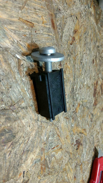 Movano A Scheibe Befestigung Kühlerhalterung orig GM Opel NEU