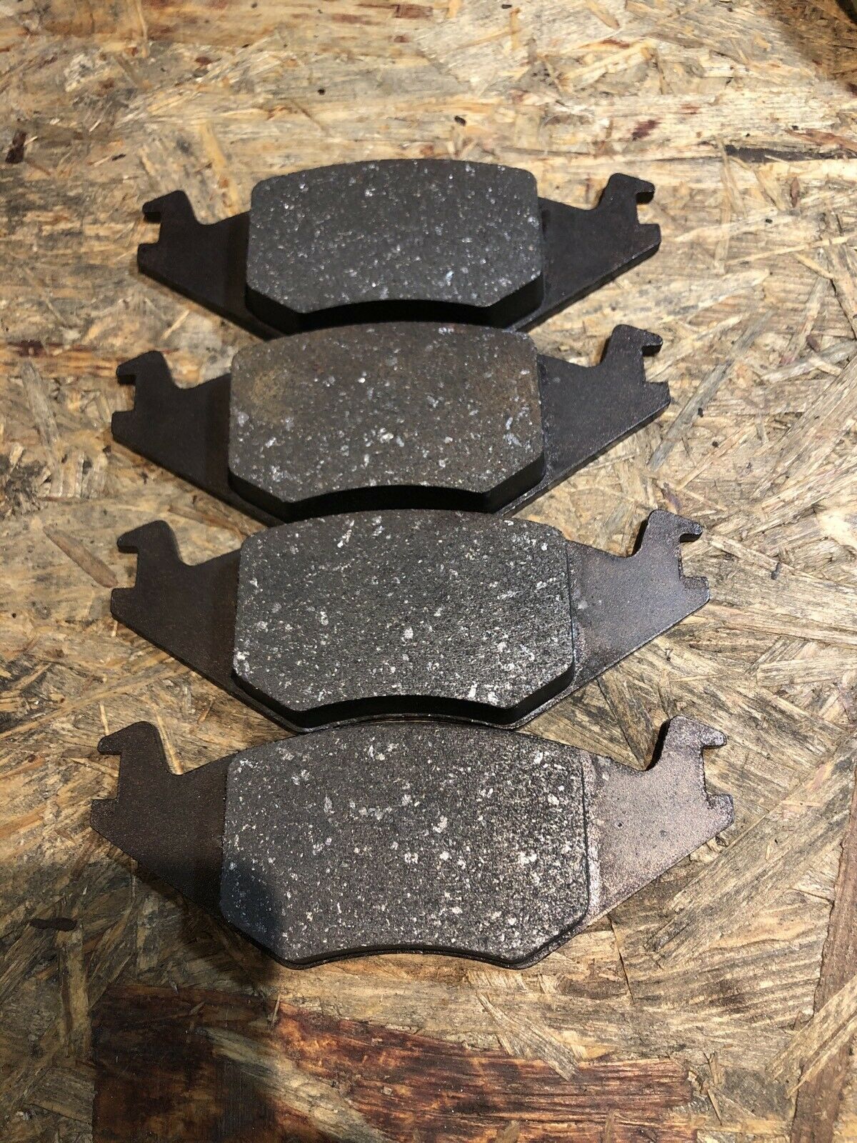 Seat Cordoba /  Ibiza VW Derby  /  Golf /  Jetta Bremsbeläge Neu