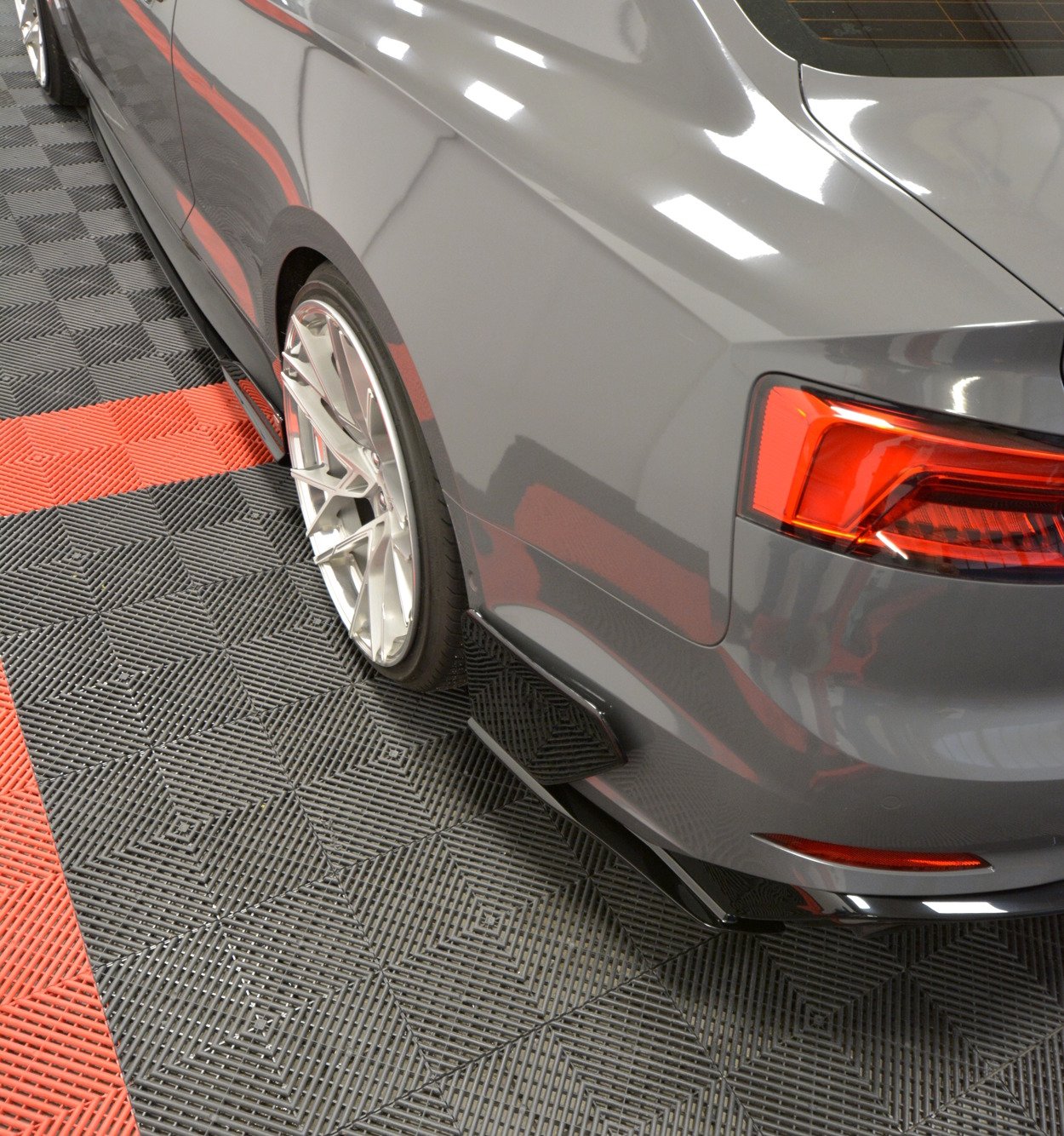 Heckstoßstangen Wings Flaps Audi S5 F5 Coupe