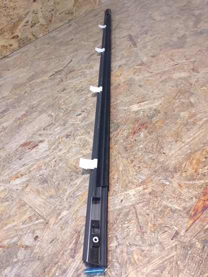 Chevrolet Captiva Fensterschachtleiste vorne links original GM NEU