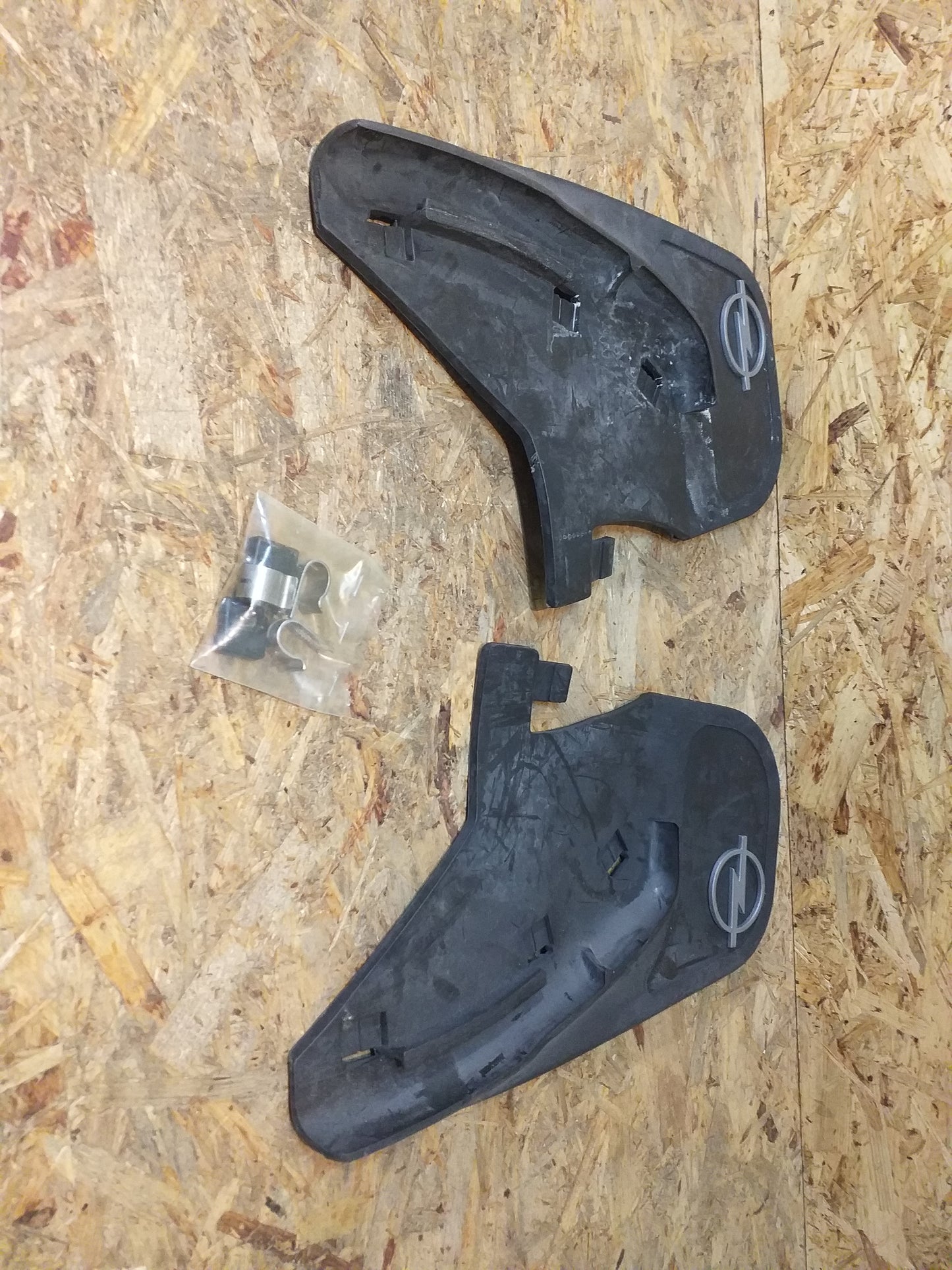 Vectra Schmutzfänger hinten OHNE CLIPS original GM Opel NEU