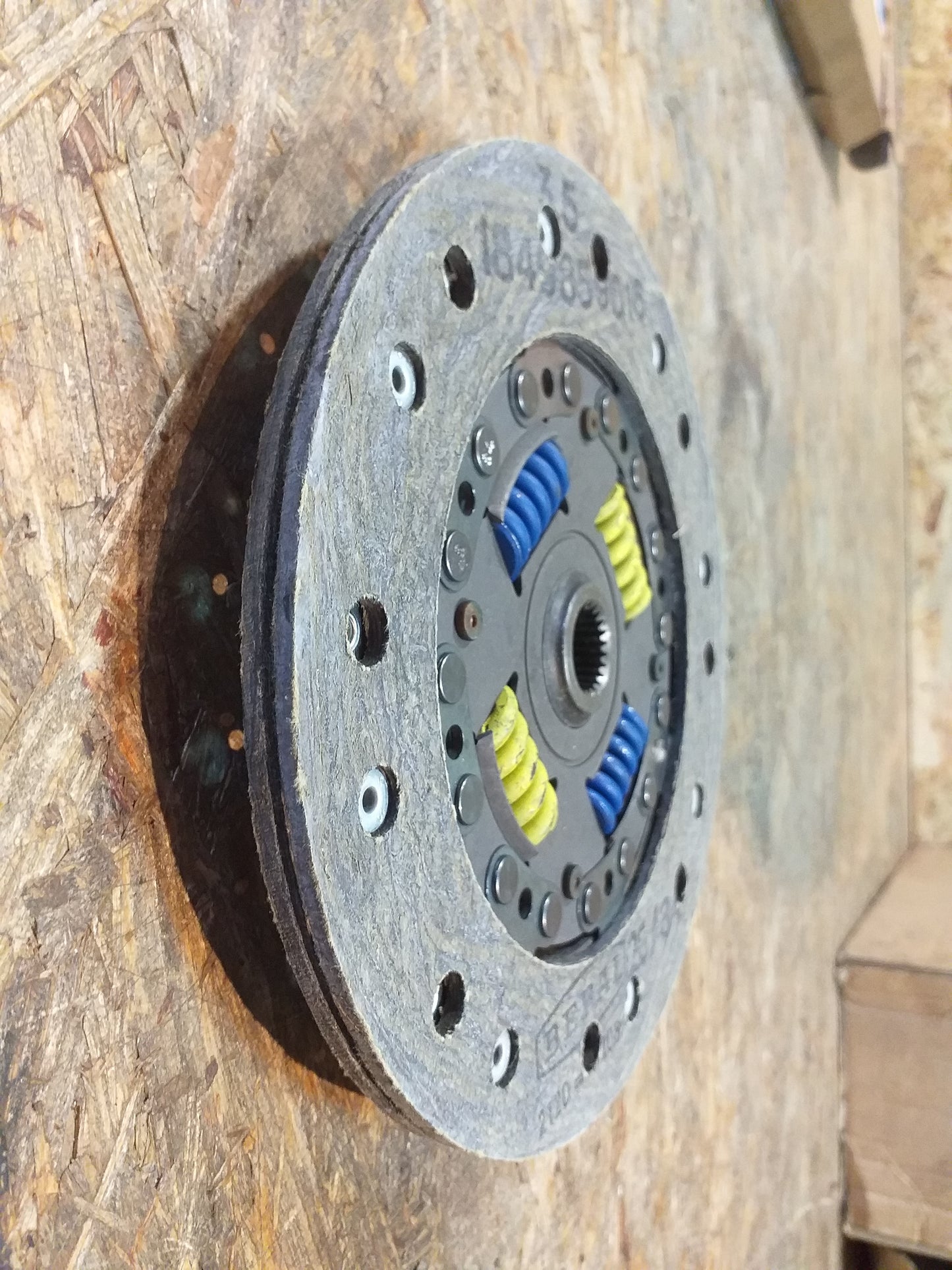 Kadett D/E Ascona C 1.8 C18NE C18NT Kupplungsscheibe original GM Opel NEU