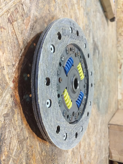 Kadett D/E Ascona C 1.8 C18NE C18NT Kupplungsscheibe original GM Opel NEU